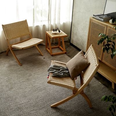 Holz-Patio im Freizeitstil Außen- und Wohnzimmerklappstühle mit natürlicher Rattan-Gewebe