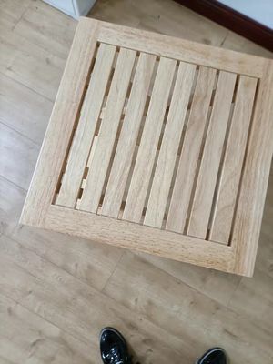 Modernes Design Kleines Klappgartenkautschukholz Tisch für Terrasse Outdoor Kaffee Getränke Postverpackung Moderner Stil