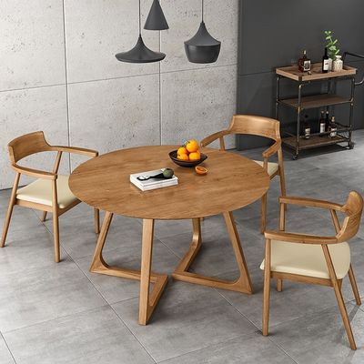 Maßgeschneiderte exquisite Verarbeitung Massivholz Bein Esszimmer Set Möbel mit Esstisch und Stühle Design