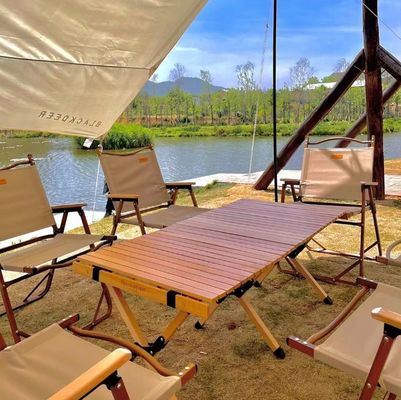 Naturholz-Esszimmermöbel Moderne Designs Klappset aus massivem Holz Tische und Stühle für besondere Veranstaltungen
