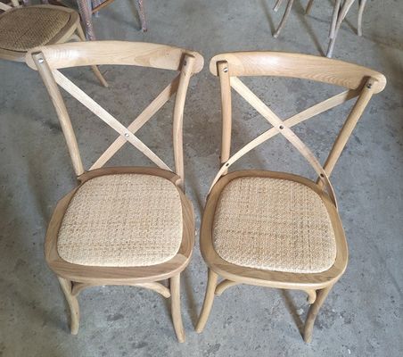 Moderner Stil Nitrolacquer Finish Massivholz Stapelbare Esszessel für Restaurant und Hochzeit