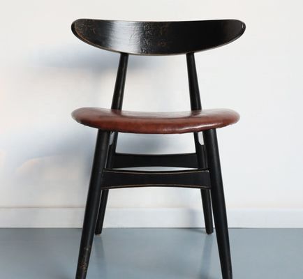 Massivholz-Kleidungsstuhl Praktische und moderne Gestaltung für den Hausstuhl