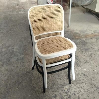 Moderner Hochzeitsstuhl aus Rattan für Bankette und Hochzeiten