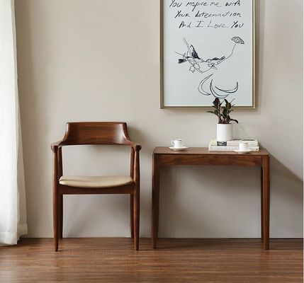 Esszimmer und Wohnzimmer Zeitgenössische Walnussfarbe Holzarmlehne Esszimmerstuhl mit Stoffledersitz