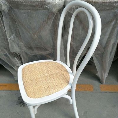 Stackbarer Holzstuhl mit Gewichtsgrenze von 100 kg Moderne Möbel Restaurant Natual Stackbare Rattan-Esstühle