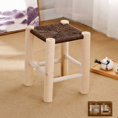 Modern Nordic Design Massivholzhocker für Barmöbelwerbung