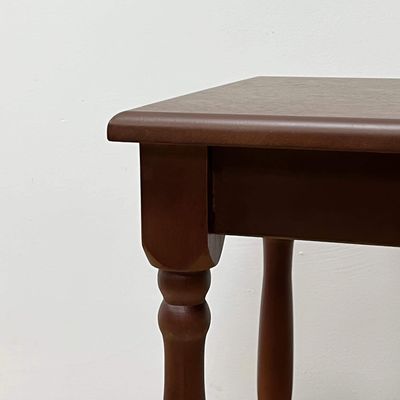 Antike Holz-Tisch mit modernem Design und anpassbaren Farben