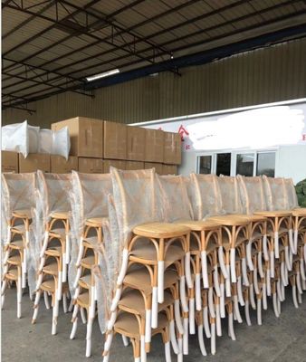 Nicht zusammengefaltet, maßgeschneiderter amerikanischer moderner Design, Massivholzkreuz, Backstackable Event Dinging Chair