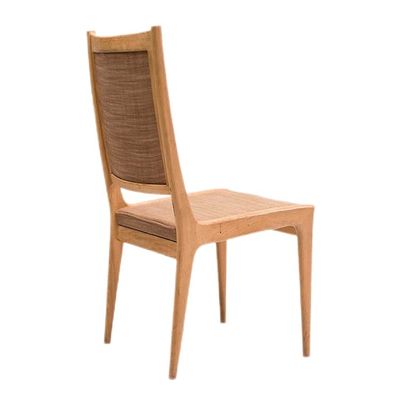 Esszimmermöbel aus Massivholz Hohe Rückenstühle mit Stoffpolsterung im nordischen Design