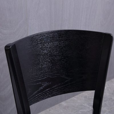 Moderner Luxus-Essstuhl für den Haushalt/Hotel mit stapelbarem Design und massivem Holzmaterial