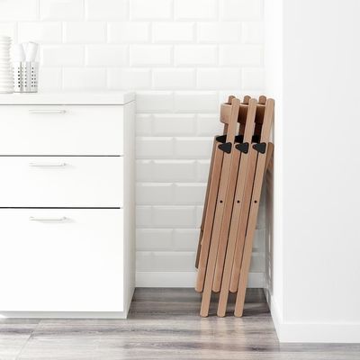 Modern Finish Nitrolacquer Holzklappstühle für Hotel- und Veranstaltungsanwendungen im Jahr 2023
