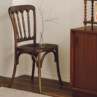 Brauner Holzstapler für Hochzeitszeremonien aus Rattan