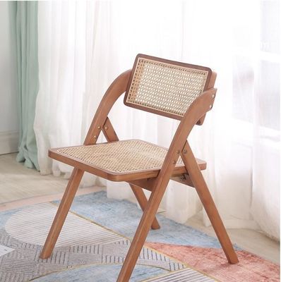 Nordic Solid Wood Folding Rattan Esszessel mit traditioneller Handwerkskunst