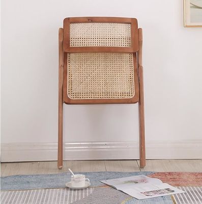Nordic Solid Wood Folding Rattan Esszessel mit traditioneller Handwerkskunst