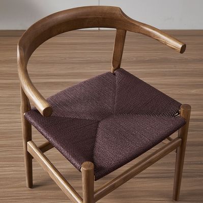 Moderner Holz-Esstischstuhl mit Wunschknochen-Design und antikem Seilsitz