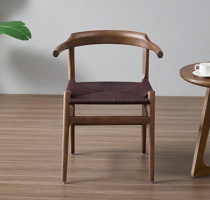 Moderner Holz-Esstischstuhl mit Wunschknochen-Design und antikem Seilsitz