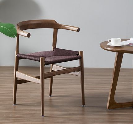Moderner Holz-Esstischstuhl mit Wunschknochen-Design und antikem Seilsitz