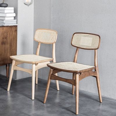 Modernes Design Massivholz Armloses Rattan Esszessel für Innenhausmöbel