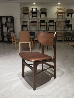 Klassischer nordischer Restaurantstuhl W48cm*D50cm*82cm mit Holzstühlen aus Burlywood/Brown