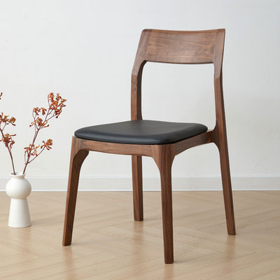 Moderne Stapelstühle aus Holz für Restaurants