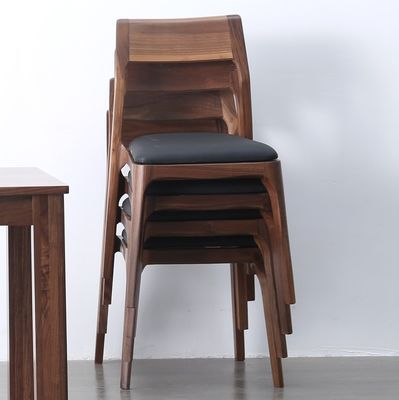 Moderne Stapelstühle aus Holz für Restaurants