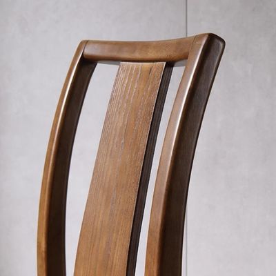 Einzigartiges Design Moderne Massivholz-Esstühle in Eichenfarbe für Restaurants