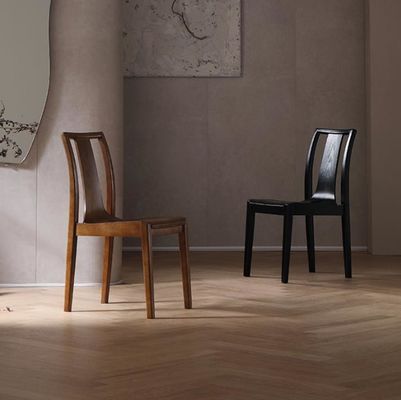 Einzigartiges Design Moderne Massivholz-Esstühle in Eichenfarbe für Restaurants