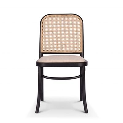 Klassischer Massivholzframe Esszessel in schwarzem Rattan für Wohnen Restaurant Hotel Moderne Design-Stil