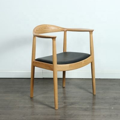 Moderne Esszessel Armlehne Holzstuhl mit Pu-Leder und Esszimmermöbel
