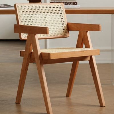 Bequemer Stoffpolsterter Rattan Wicker-Stuhl für das Essen zu Hause und im Restaurant