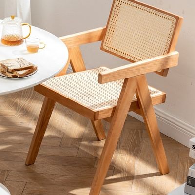 Bequemer Stoffpolsterter Rattan Wicker-Stuhl für das Essen zu Hause und im Restaurant