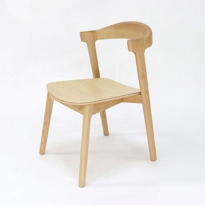 Elegantes und komfortables modernes Freizeitstuhl aus Ascheholz für Café Hotel Restaurant 53cm*50cm*76cm
