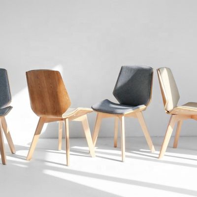 Gewerbliche Wirtschaft Stoff Speisestuhl mit Massivholzbeinen und modernem Stoffdesign