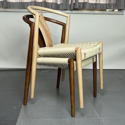 Postverpackung Einfaches Restaurant Stackbare Holzstuhl mit Seil und Leichtbau
