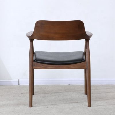 Spezifischer Esszessel Postverpackung Y Kreativer Esszimmer Arm Holzstuhl für modernes Essen Restaurant und Café