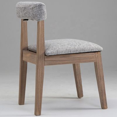 Guter Luxus-Stuhl mit exquisiter Verarbeitung und Lederholzrücken