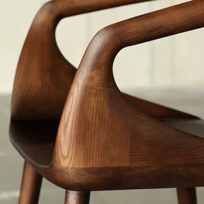 Schwarze Walnuss Luxus Speisesessel Massivholz Rückenstuhl Moderne nordische Freizeit Speisesessel für ein elegantes Essen