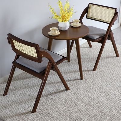 Klappbarer Holzstuhl für Restaurants Langlebige Rattan-Esstühle in natürlicher/Walnussfarbe