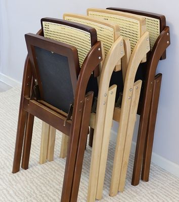 Klappbarer Holzstuhl für Restaurants Langlebige Rattan-Esstühle in natürlicher/Walnussfarbe