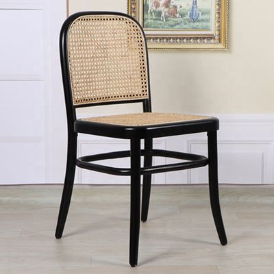 Postverpackung Klappstuhl aus Rattan für Veranstaltungen und Hochzeiten