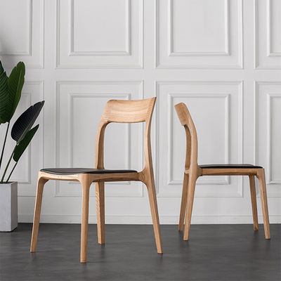 Individuelle Designs Design Stil Elegante nordische Massivholz-Esstuhl mit PU-Leder-Sitz