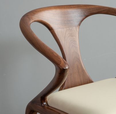 Nordic Massivholz Schlafzimmer Esszessel mit Armlehne Modernes Design Lackierte Oberfläche