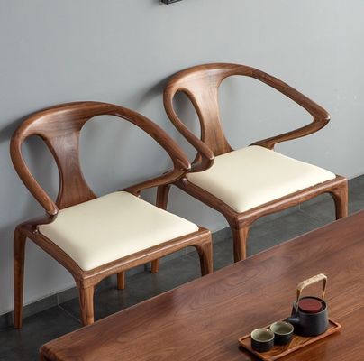 Nordic Massivholz Schlafzimmer Esszessel mit Armlehne Modernes Design Lackierte Oberfläche