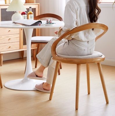 Design Nordic Modern Dining Chair mit individuellen Designs und lackierten Oberflächen