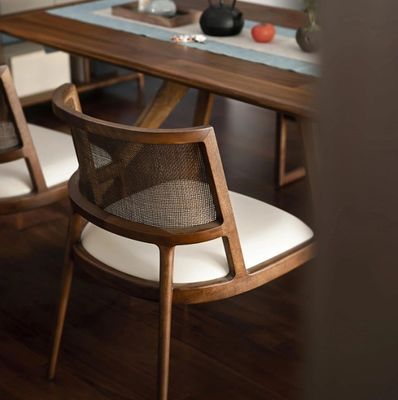 Esszimmermöbel Luxus Rattan Massivholz PU Leder Sitz Esszimmer für Restaurant mit und OEM-Service akzeptiert