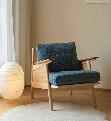 Zuhause Möbel Allgemein Nordic Lounge Holzsofa Stuhl mit Down-Feder-Kissen Naturgewebter Rattan Massivholz Stuhl