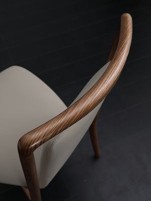 Zuhause Möbel Allgemein italienisches Design Moderne Massivholz PU Leder Esszimmer Restaurant Stuhl mit Armlehne