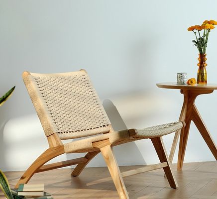 Massivholz gewebter Sofa mit Schnur Single Sofa Stuhl Kombination von Stil und Funktion für Wohnzimmermöbel