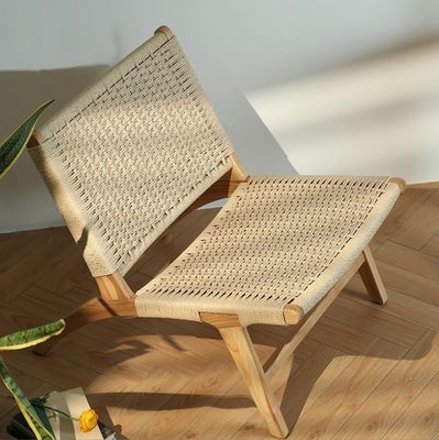 Massivholz gewebter Sofa mit Schnur Single Sofa Stuhl Kombination von Stil und Funktion für Wohnzimmermöbel