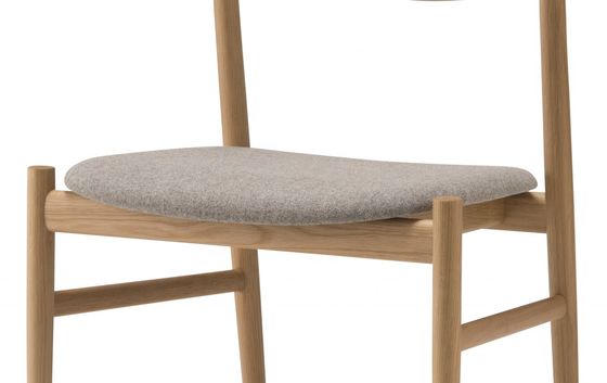 PU-Leder-Pulsterholz-Esstuhl im traditionellen Design-Stil für Restaurantmöbel